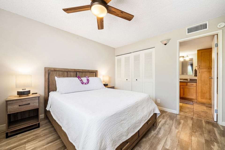 Bedroom with closet and ensuite bathroom