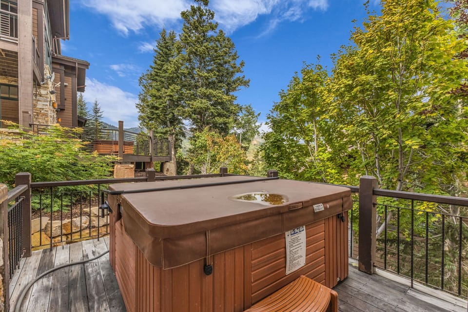 Hot tub: Private 8-person hot tub on the patio, mountain views