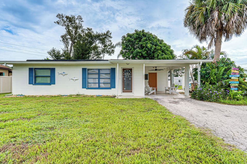 Punta Gorda Vacation Rental | 2BR | 1BA | 1,000 Sq Ft | 1 Small Step to Enter