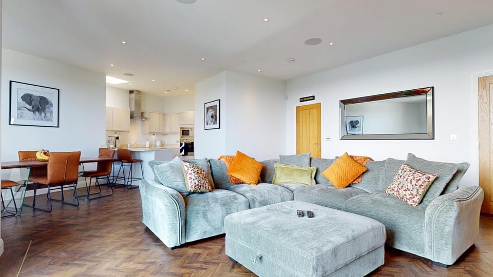 Living Room / Lounge