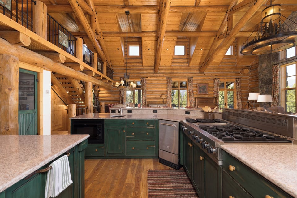 170 Hyalite kitchen3
