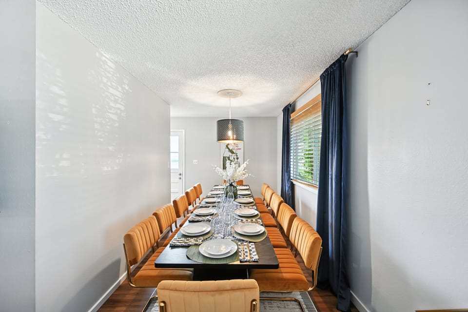 Dining Room, Dining Table, Furniture, Indoors, Table