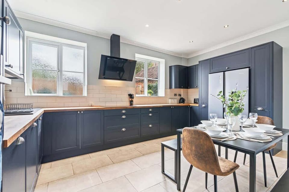 Where functionality meets elegance — perfect for every dish. The heart of the home, with space for every flavor