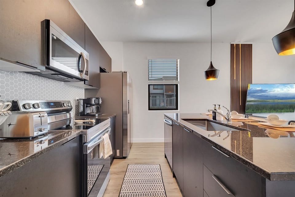 Kitchen or kitchenette