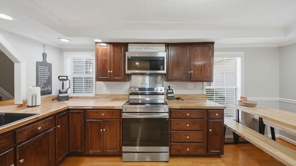 555 durham rd-14