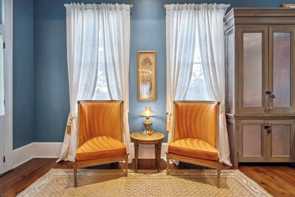 Cozy Sitting Nook off Kitchen