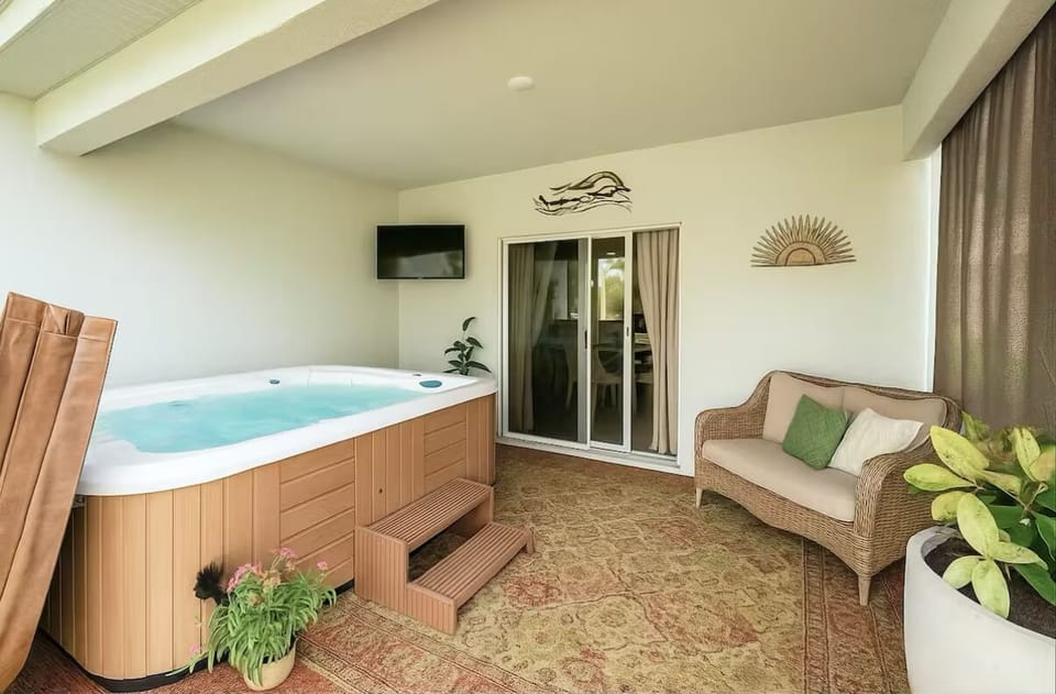 Indoor spa tub