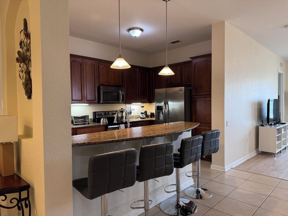 Full kitchen