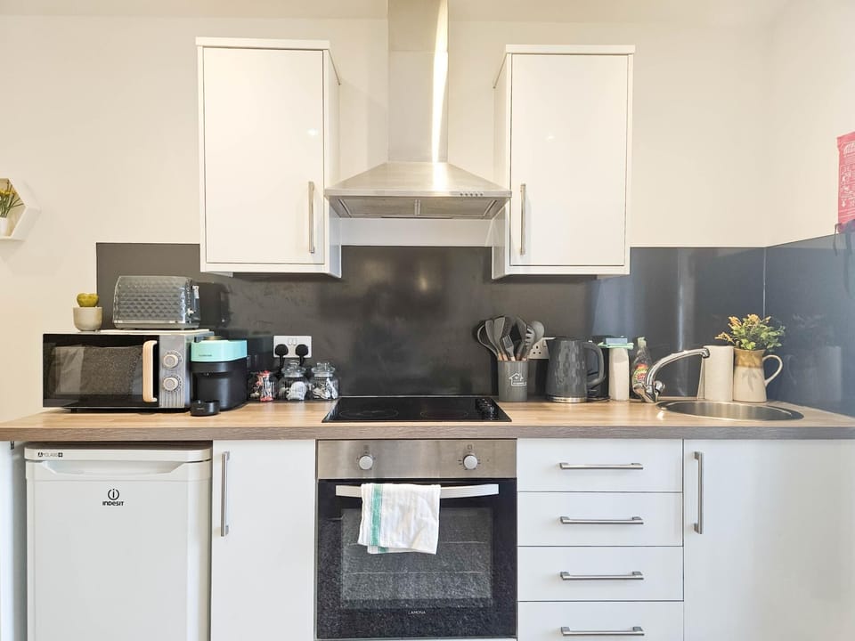 Churchill Studio - 1 Bedroom Studio - Uplands (8114)