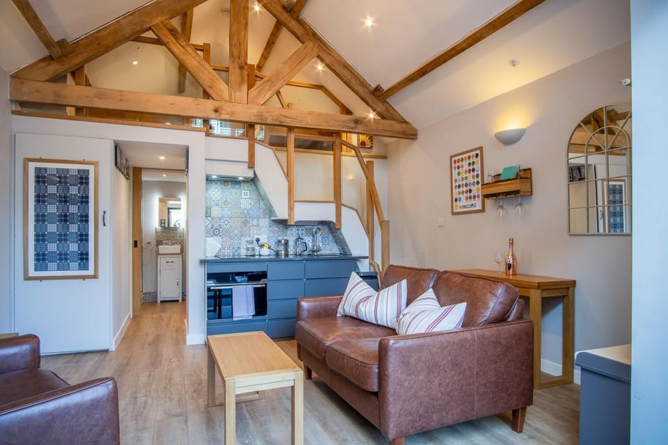 The Old Smithy - 2 Bedroom Cottage - Reynoldston (8130)