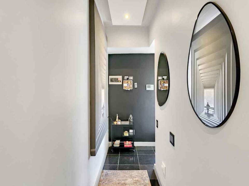 Modern 2BR Apartment in Oranjezicht, Cape Town (31365)