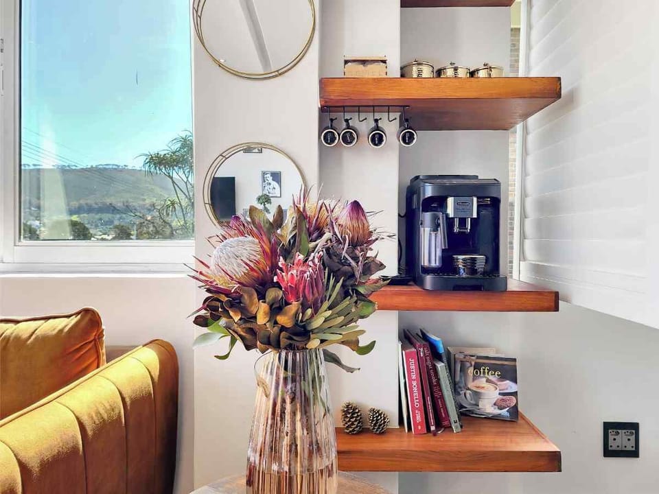 Modern 2BR Apartment in Oranjezicht, Cape Town (31355)