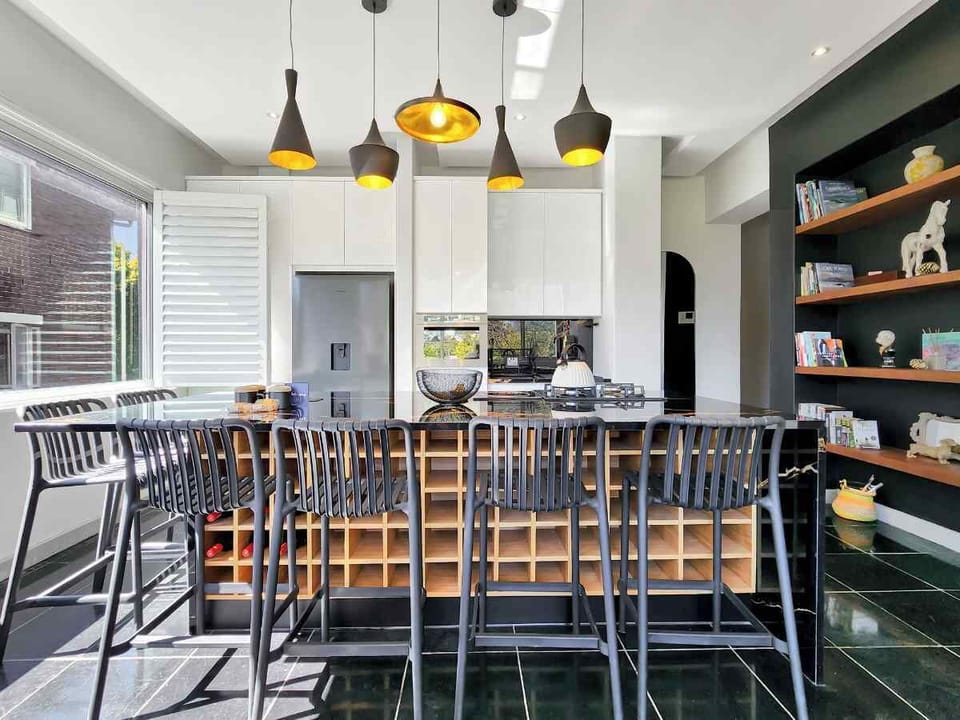 Modern 2BR Apartment in Oranjezicht, Cape Town (31358)