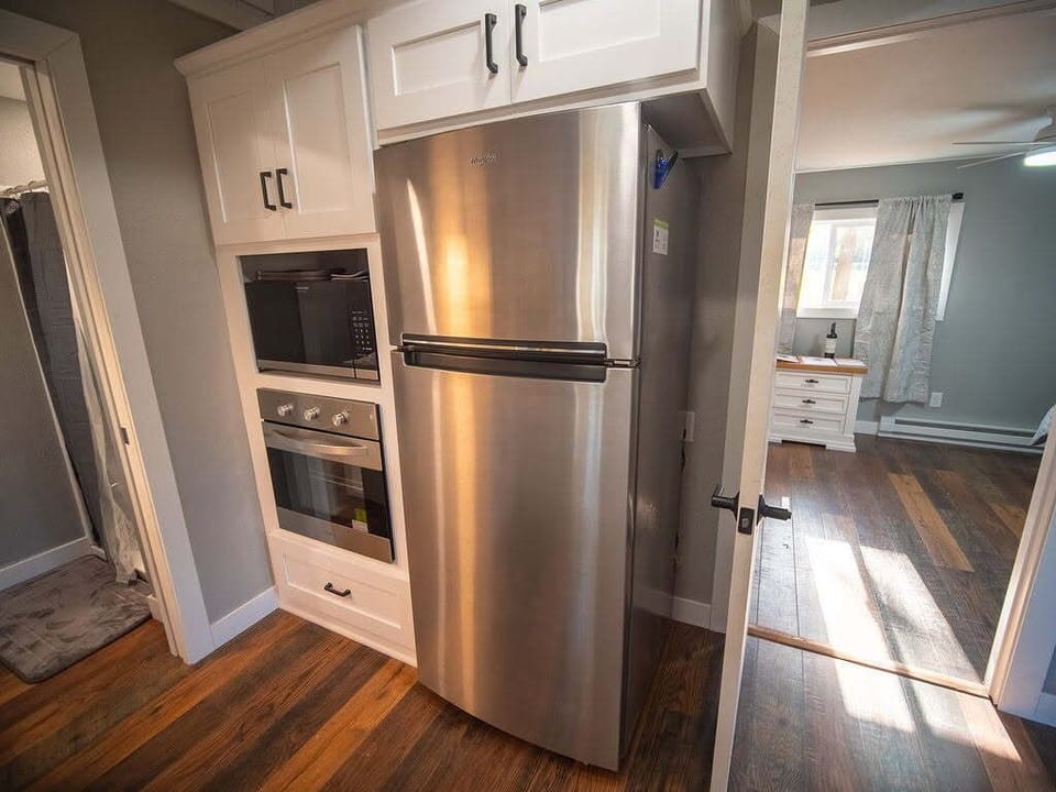 Built in Oven and Full Sized Refrigerator
