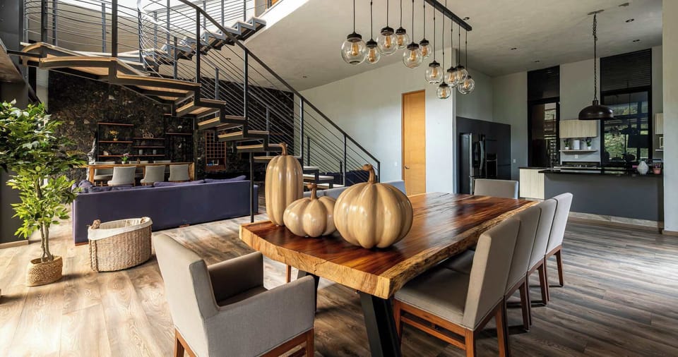 Dinning area for 10 people