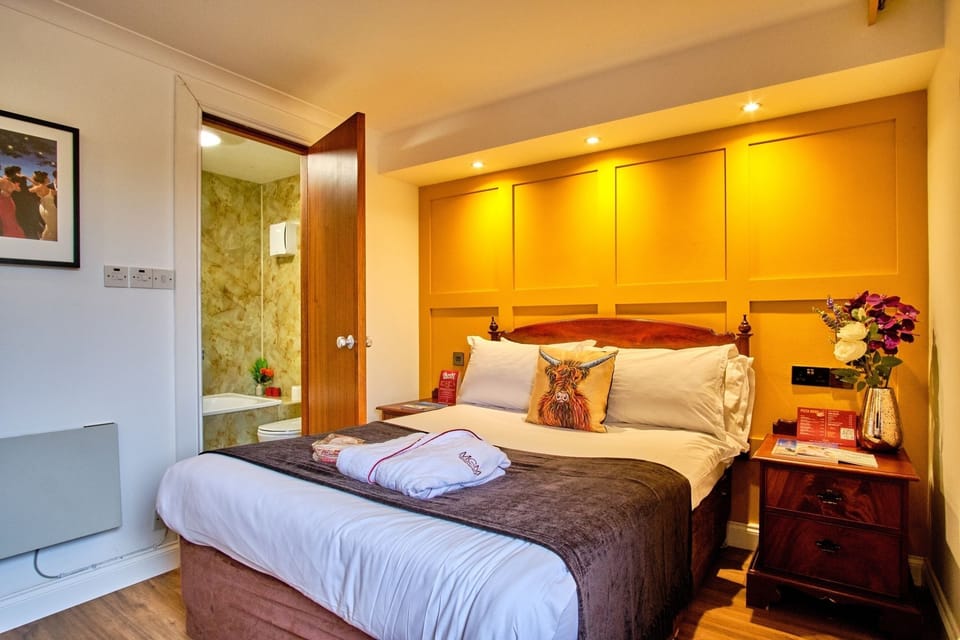 Freshen up easily with ensuite access just steps away.