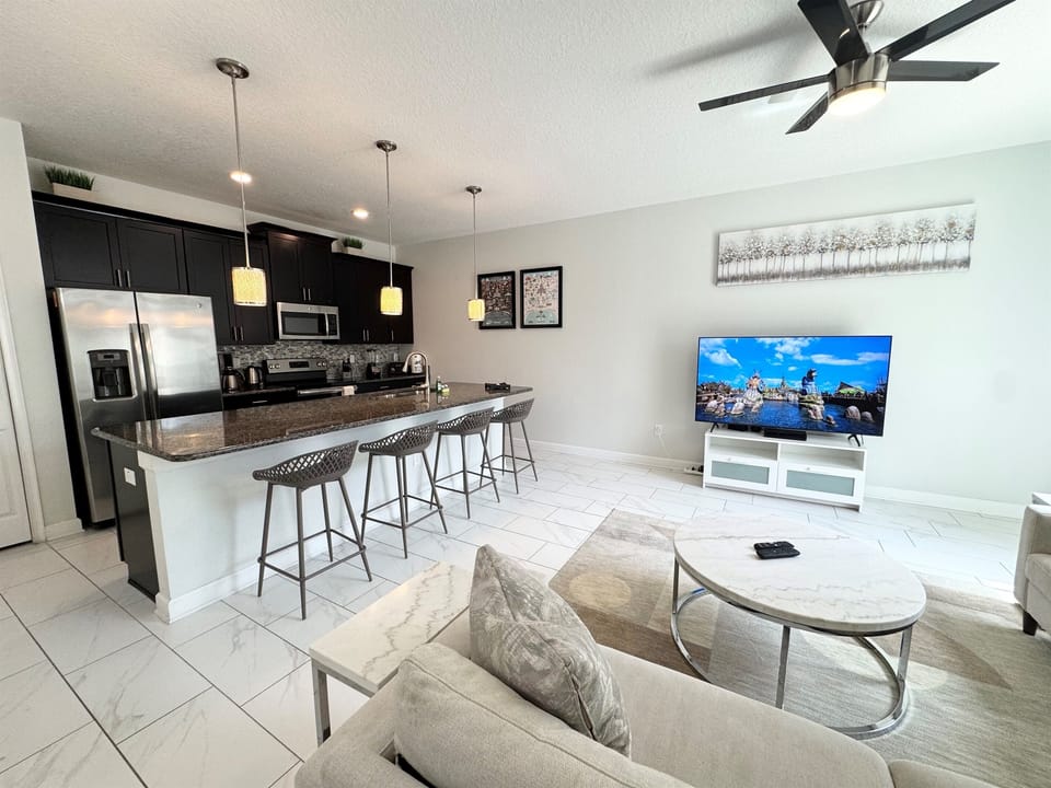Living / Kitchen