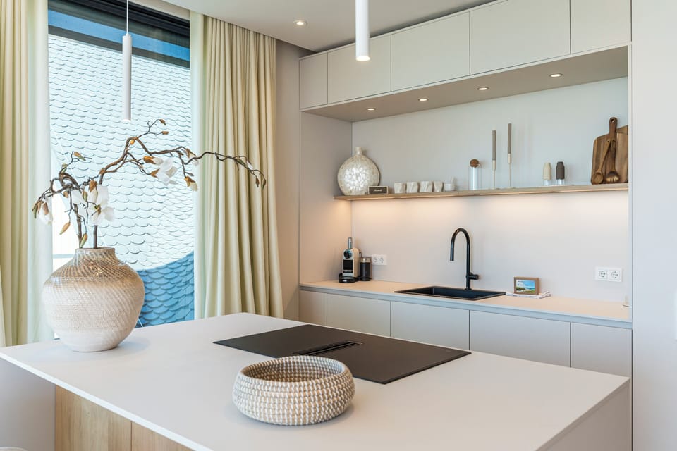 Modern Kitchen with Elegant Design