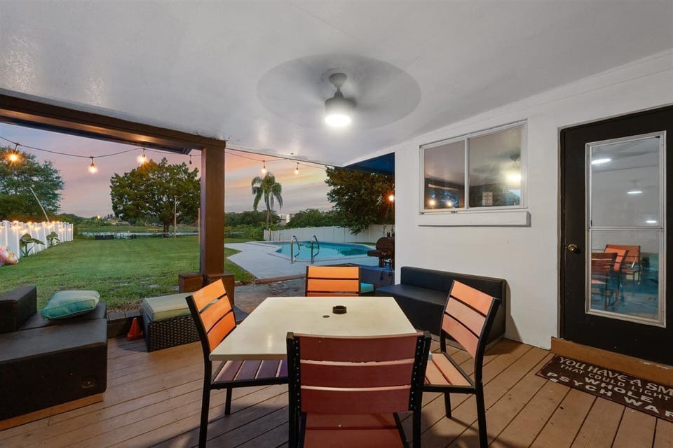 Outdoor dining