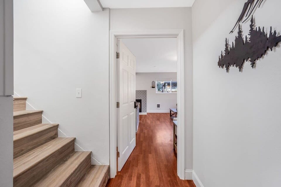 Entrance into unit from hallway