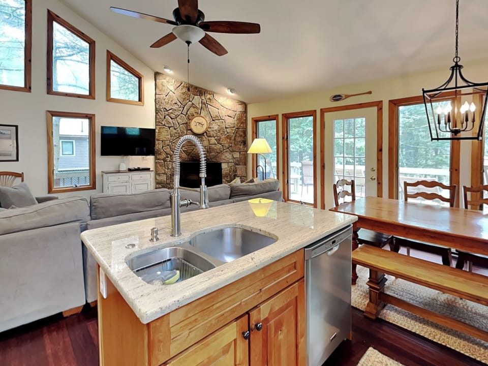 Full Kitchen