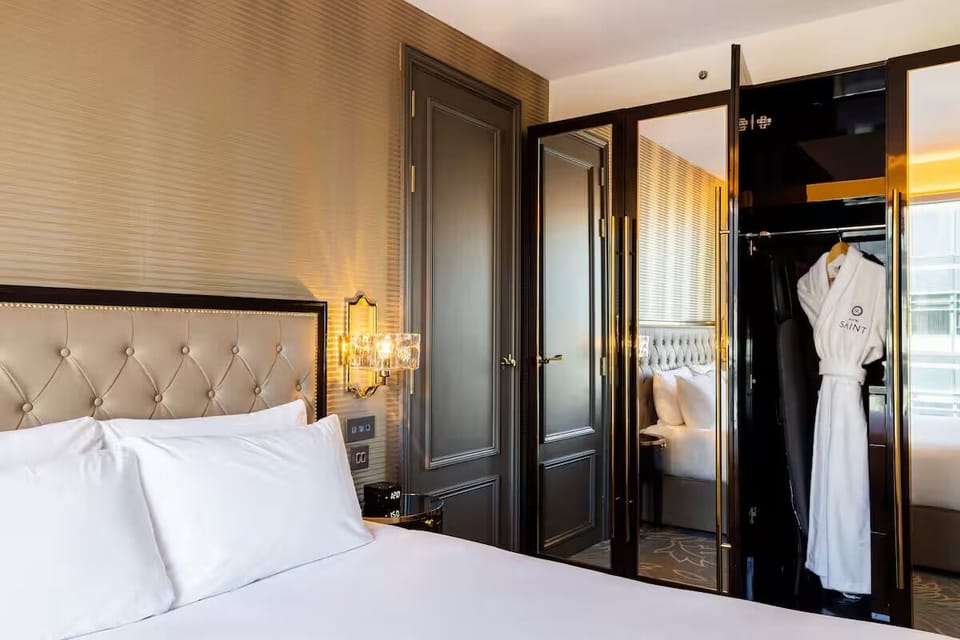 Unit with King size bed