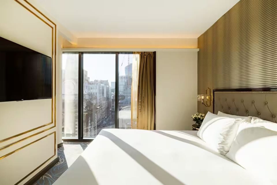 Unit with King size bed
