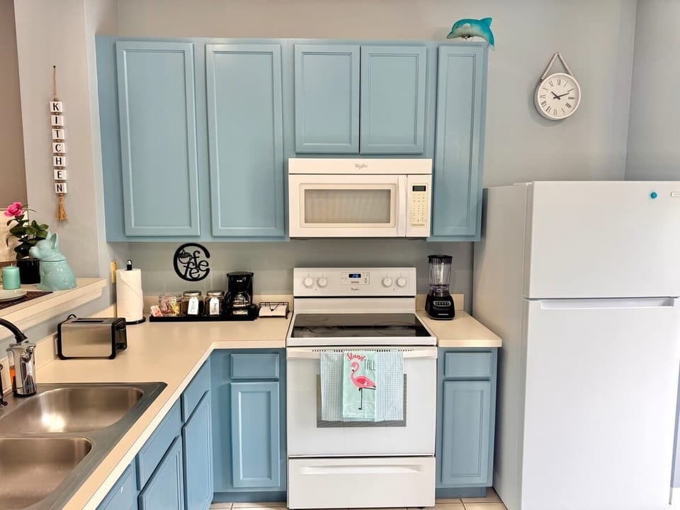 Fully Equipped Modern Kitchen