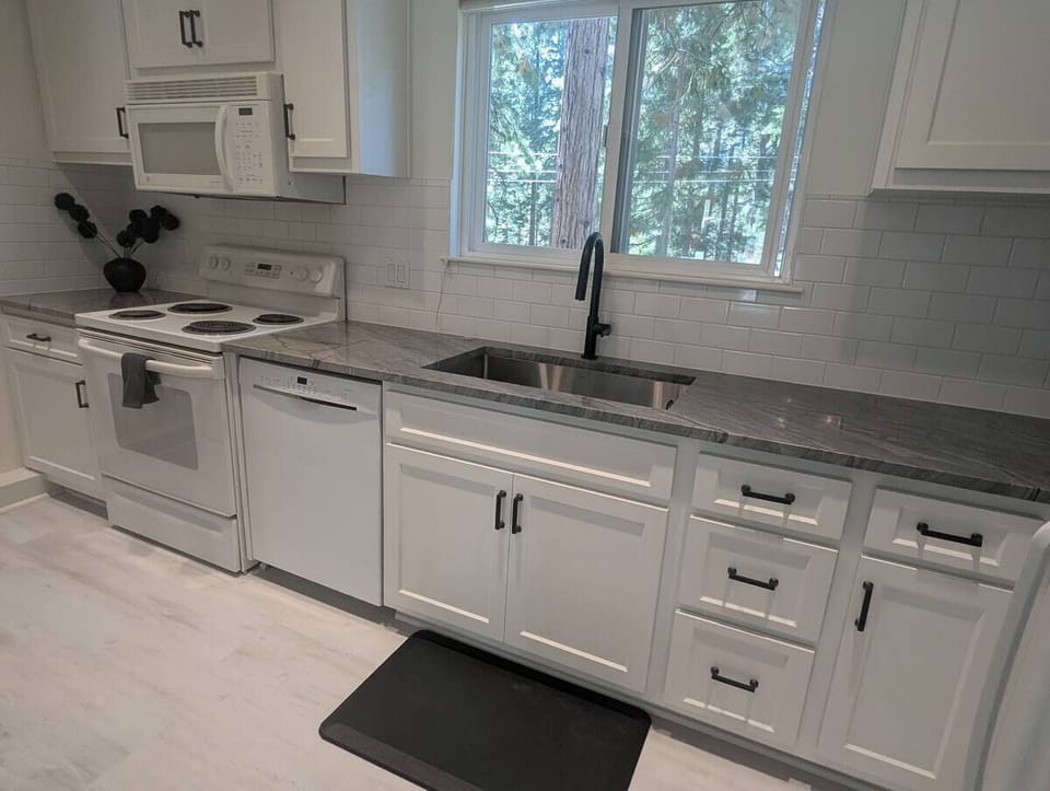 Fully equipped kitchen