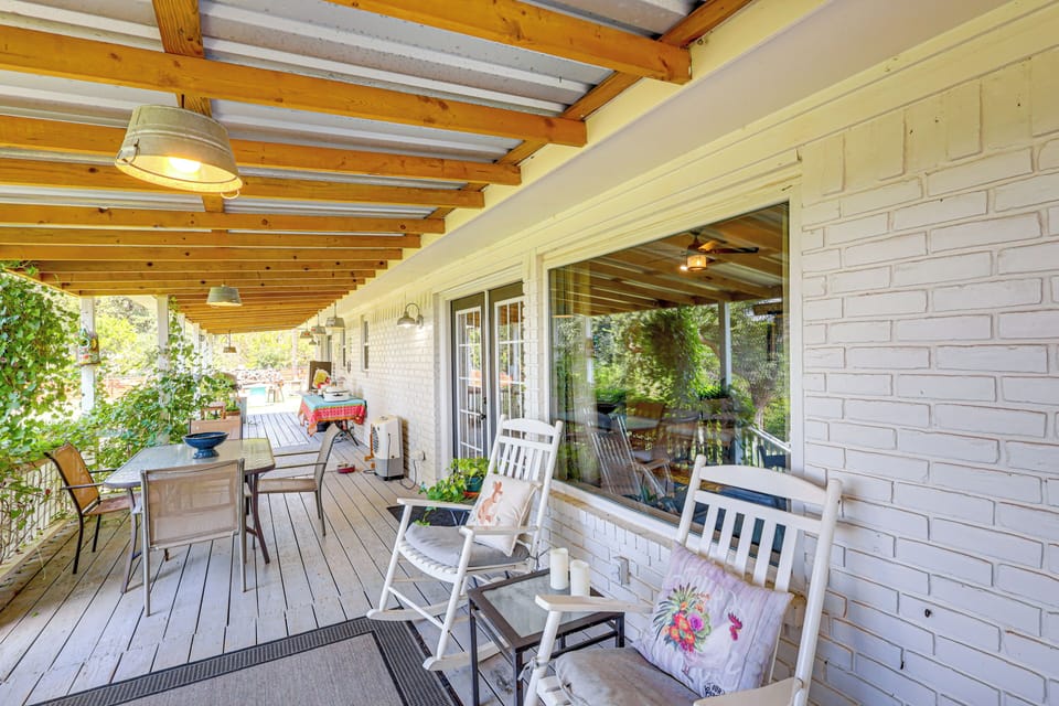 Valley Mills Vacation Rental | 3BR | 2BA | 2,000 Sq Ft | 1 Step to Access