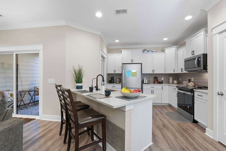 Large kitchen with serving bar