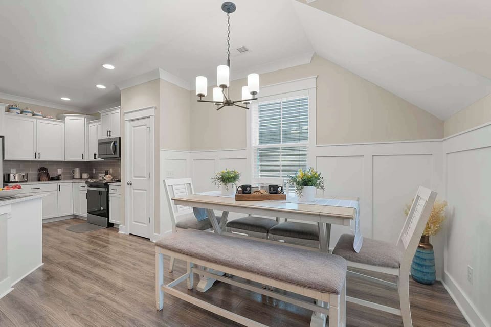 Large first floor dining area