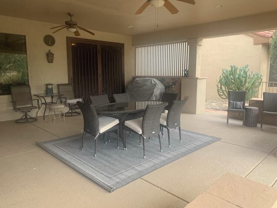 Patio/dining