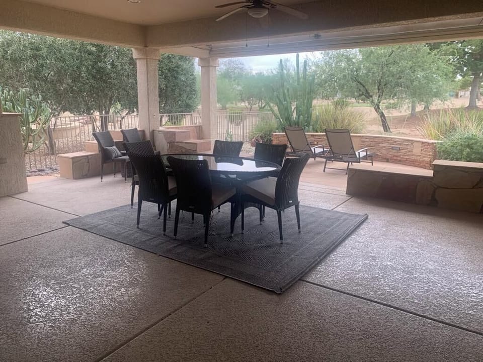 Outdoor dining