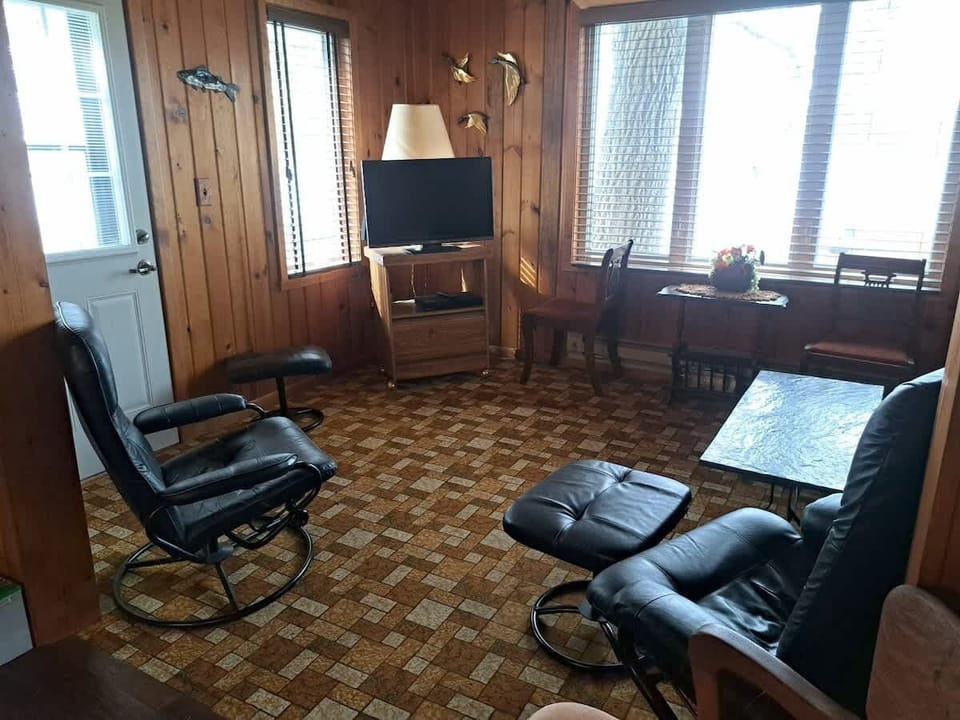 MunsonLakecabin15