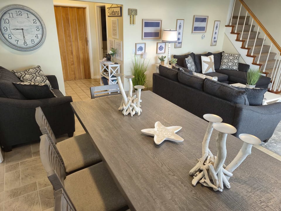 Entry, Dining room, and Living Room