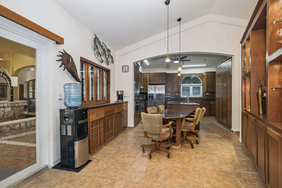 Dinning Table