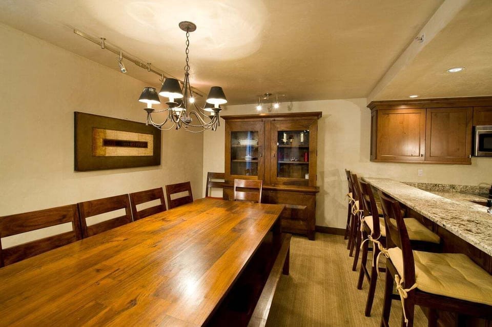 Valleyside 3BD - Dining Room Example Photos