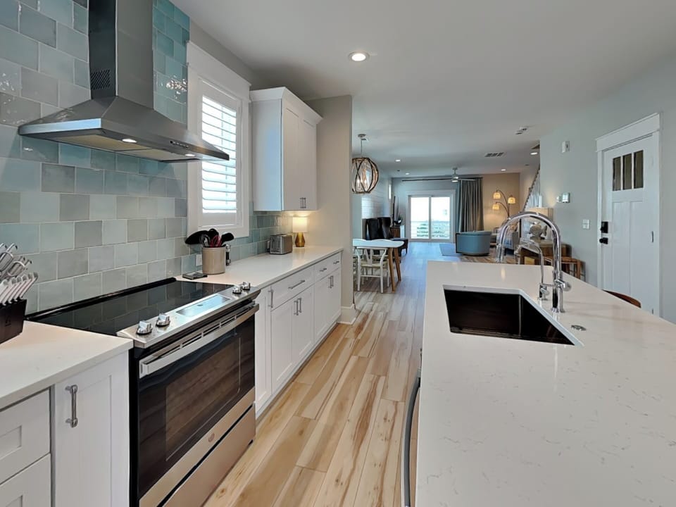 Modern Fully Equipped Kitchen