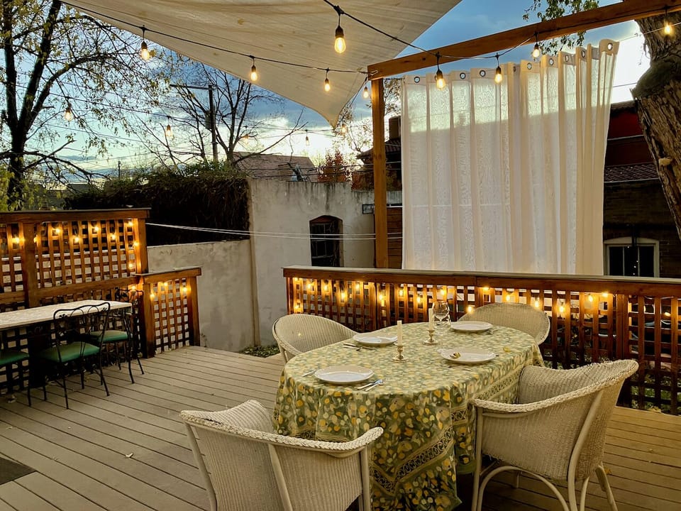 Outdoor dining