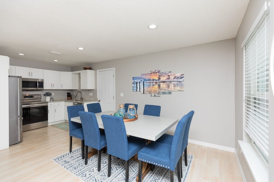 Architecture, Building, Dining Room, Dining Table, Furniture