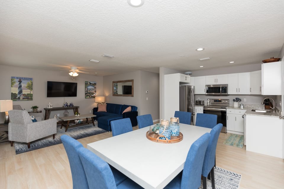 Furniture, Indoors, Living Room, Table, Dining Room