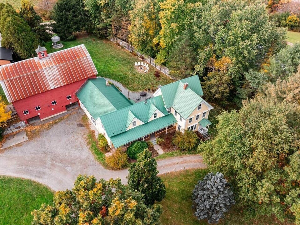The farmhouse is attached to the barn. The barn is not accessible during stays.