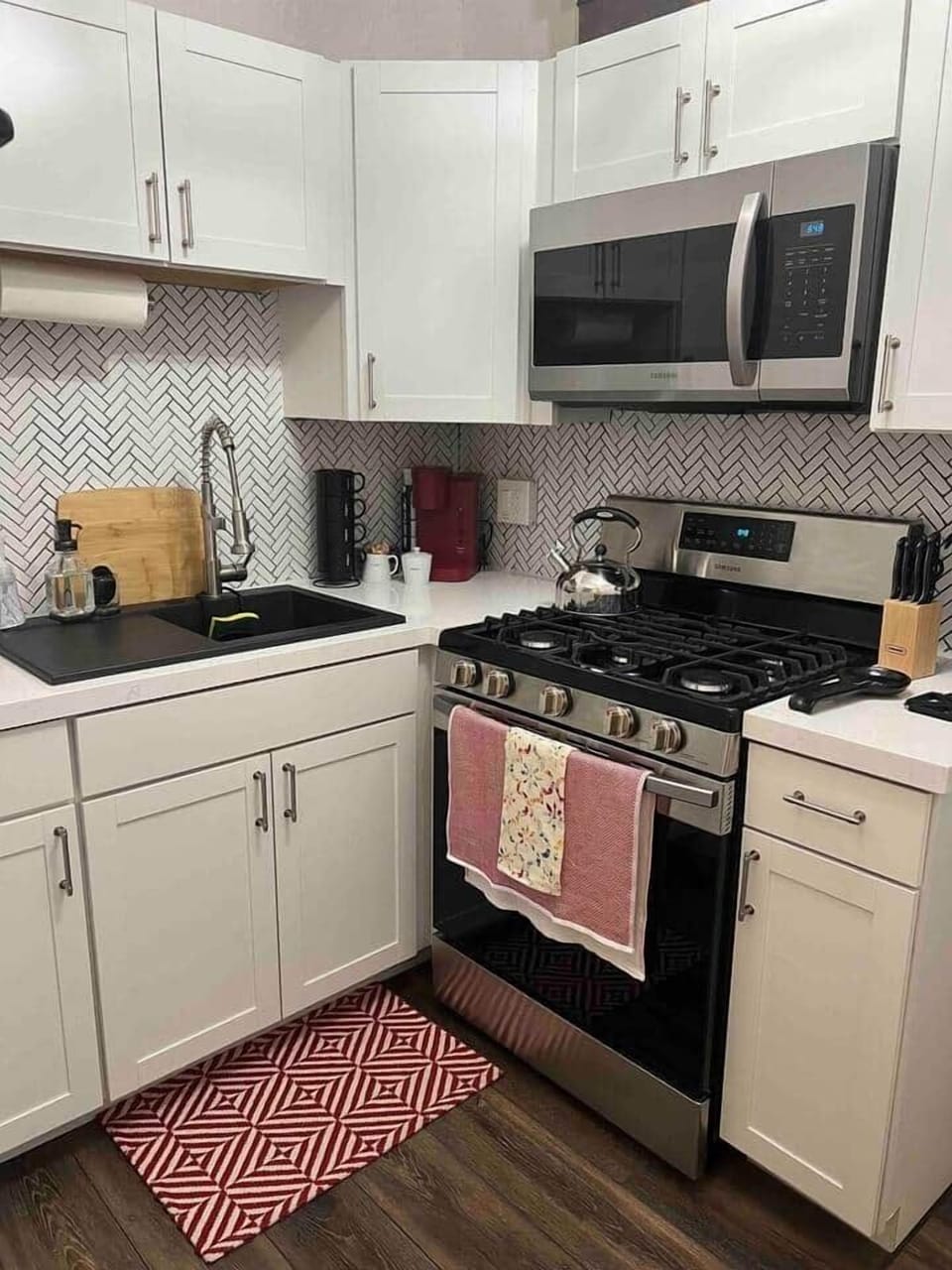 Cute kitchen with all the amenities of home.