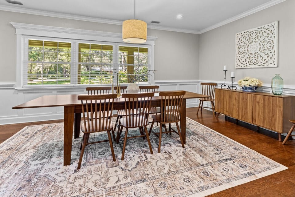 Spacious dining room adjacent to and connecting to the kitchen