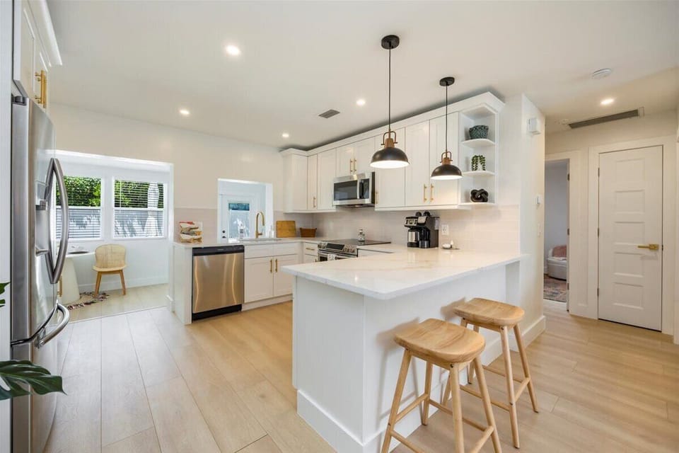 Full-size kitchen with all the conveniences your need for home cooked meals.