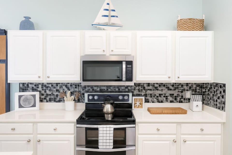 Double ovens - also air fryer, blenders, slow cooker, toaster! 