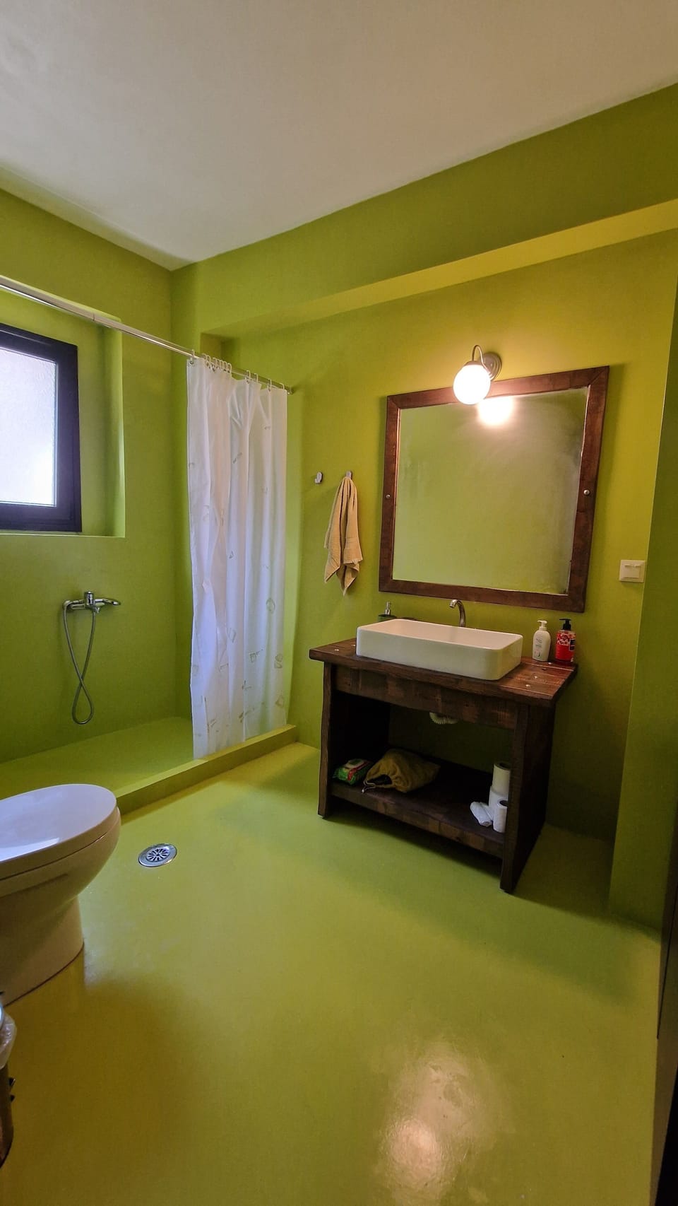 Bathroom 2nd floor
