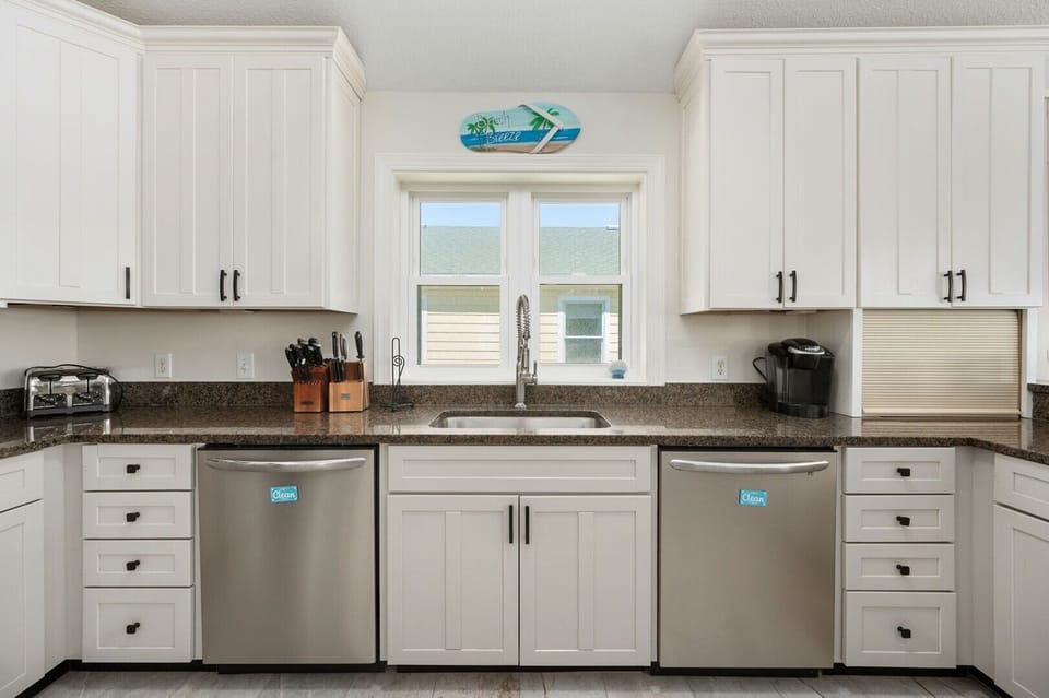 38-web-or-mls-9319-SOOI-TL-Kitchen-V3