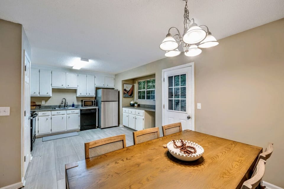 Diining  Area with view of open kitchen